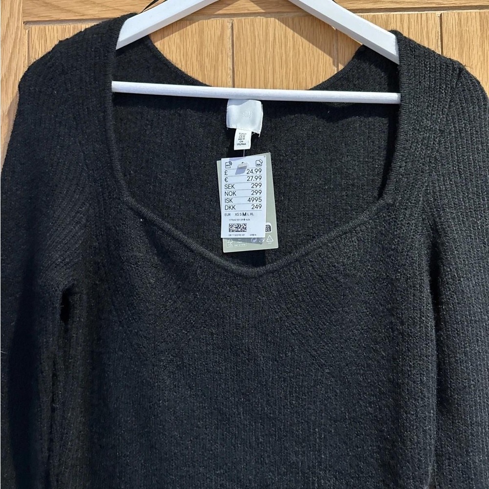 H&M Black Scoop Neck Sweater